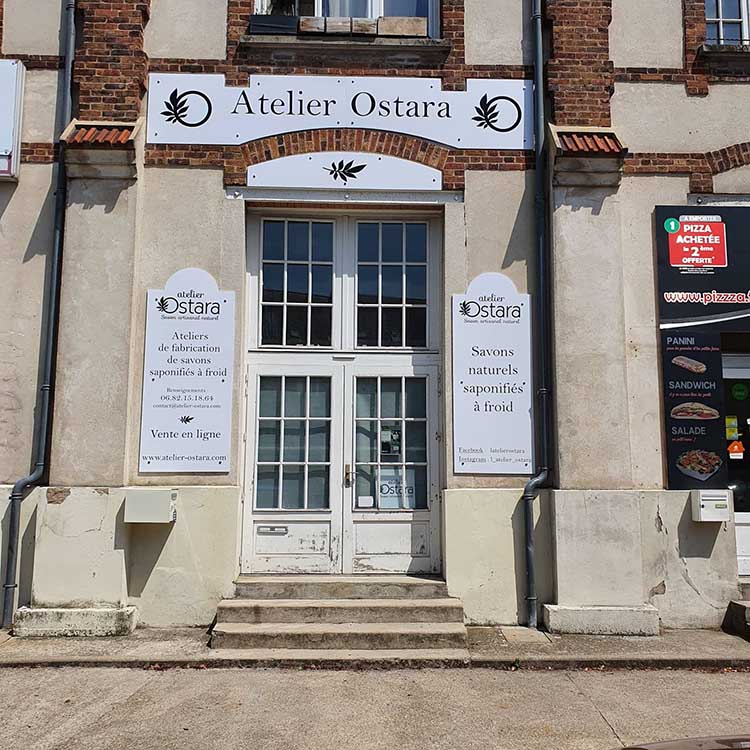 Enseigne magasin sur mesure à Mennecy