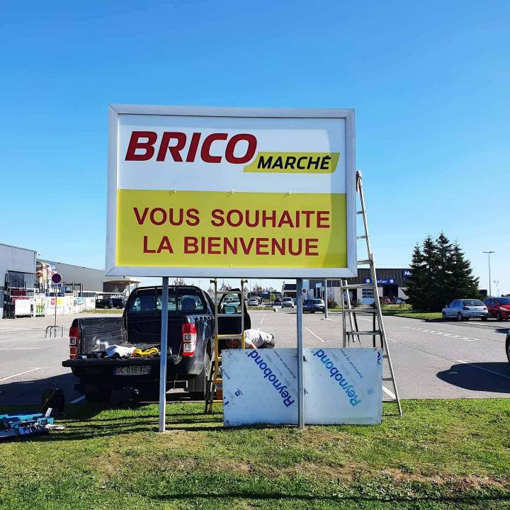 Panneau publicitaire Puiselet-le-Marais