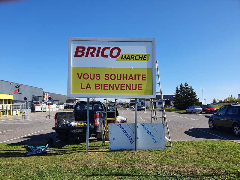 En quoi consiste exactement le marquage adhésif publicitaire ? Étampes<br>Marquage publicitaire, Étampes<br>Entreprise de marquage publicitaire, Étampes